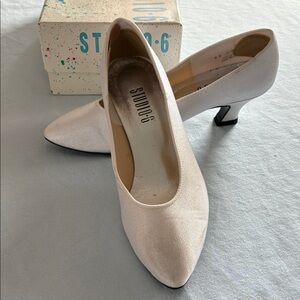 Studio 6 Elegant White Women's Heels Dyeable